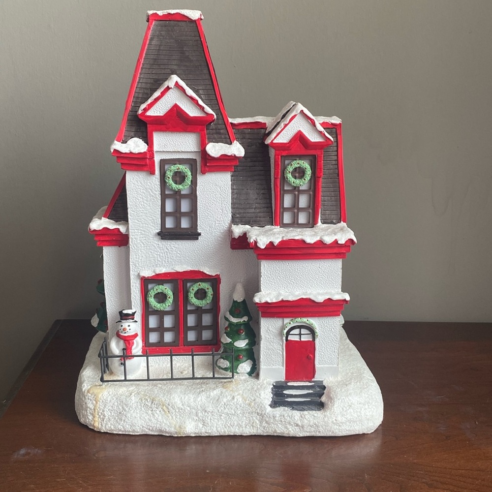 Pepperberry 16in Christmas House w/LED Lights